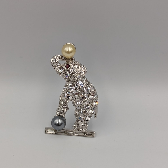 Kenneth Jay Lane Circus Elephant Rhinestone Encrusted Faux Pearl Pin Brooch - Picture 3 of 8